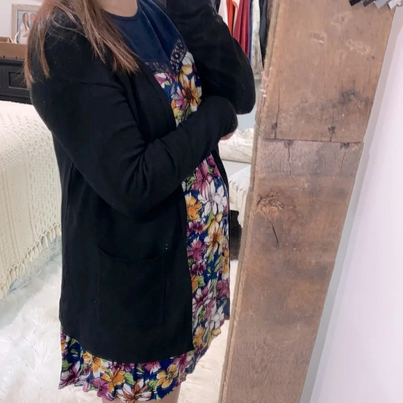 Time & Tru black knit sweater cardigan with pockets size small - Picture 3 of 5